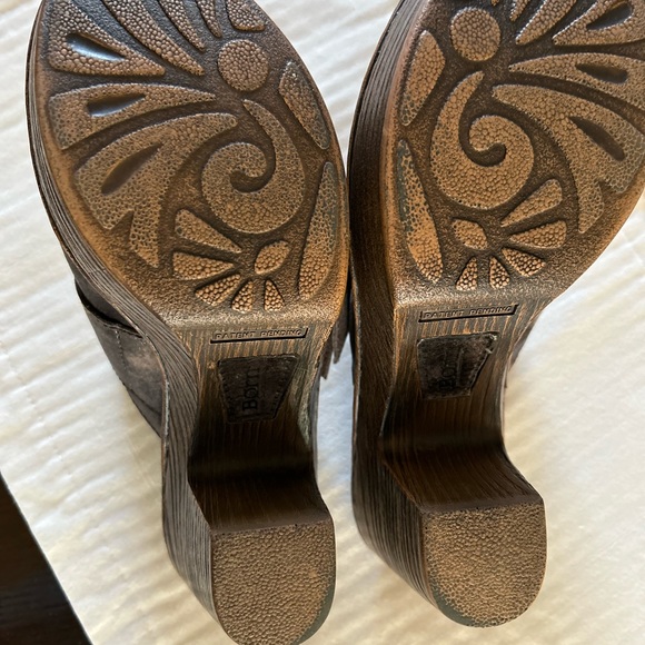Born Women’s shoes. Size 9. Worn once. Gorgeous mottled grey colouring. $100 - Picture 3 of 8